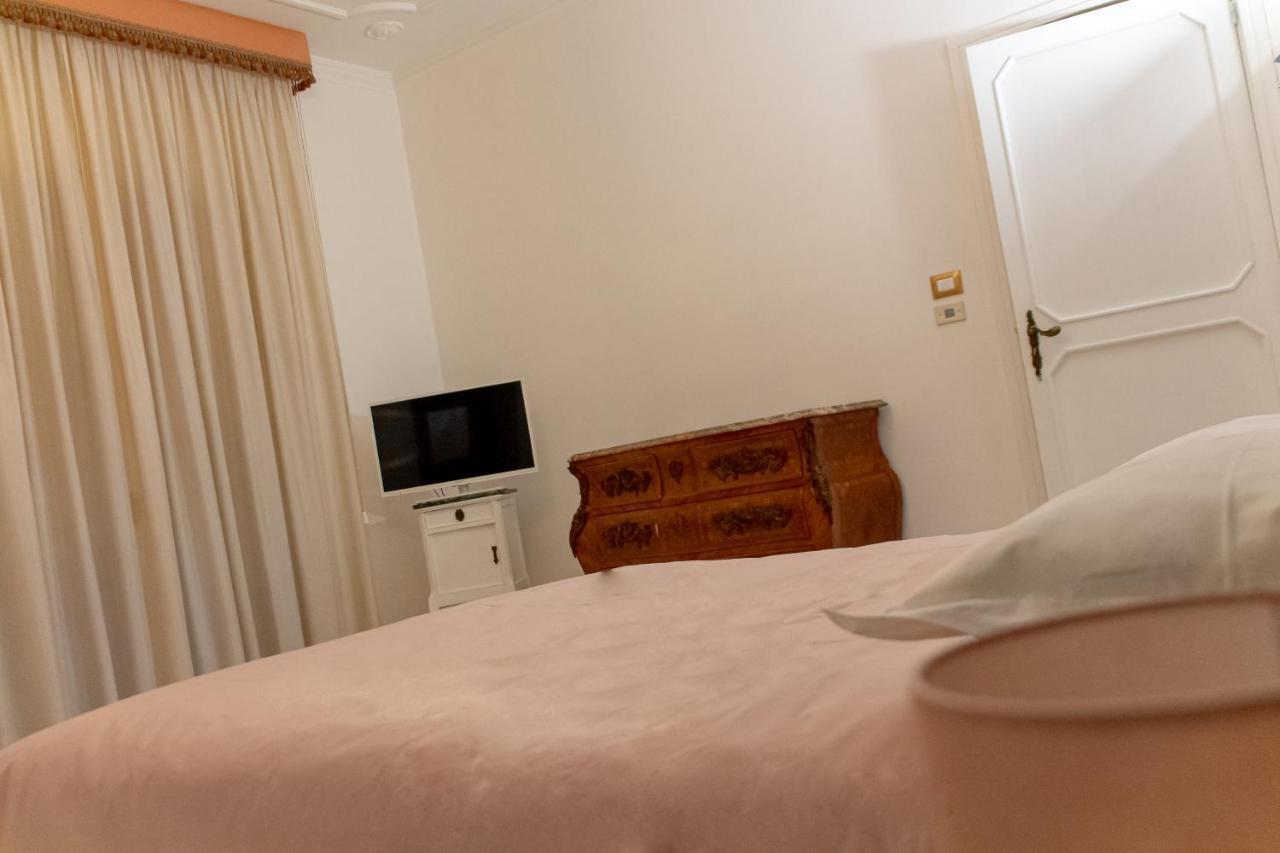 Interno 9 Hotel Bari Exterior photo